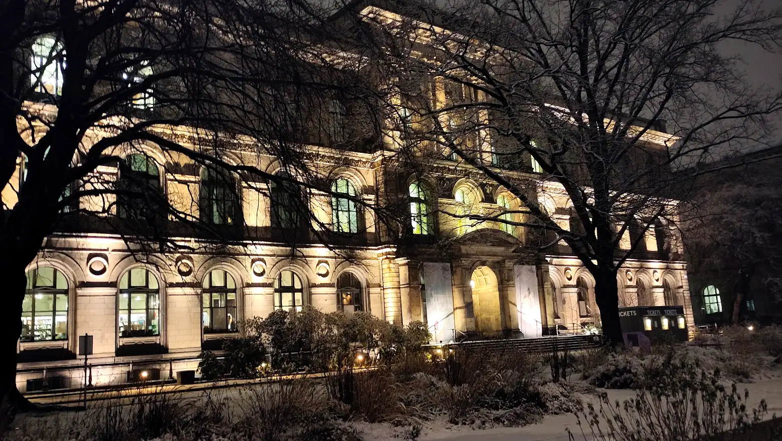 An image of the Museum fur Naturkunde, Berlin, in the snow.