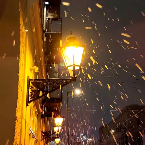 An image showing a Berlin lamp post in the snow.